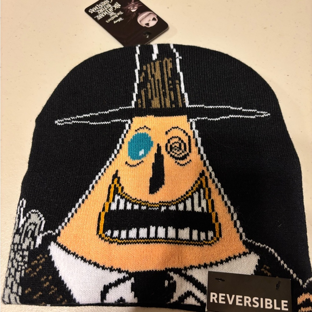 Disney the mayor nightmare before Christmas Black & White Reversible Beenie.